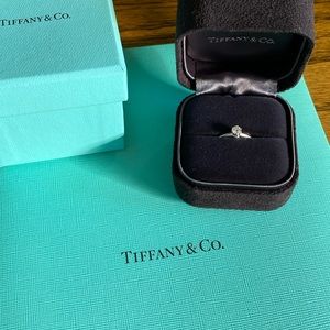 💍 Tiffany solitaire diamond ring